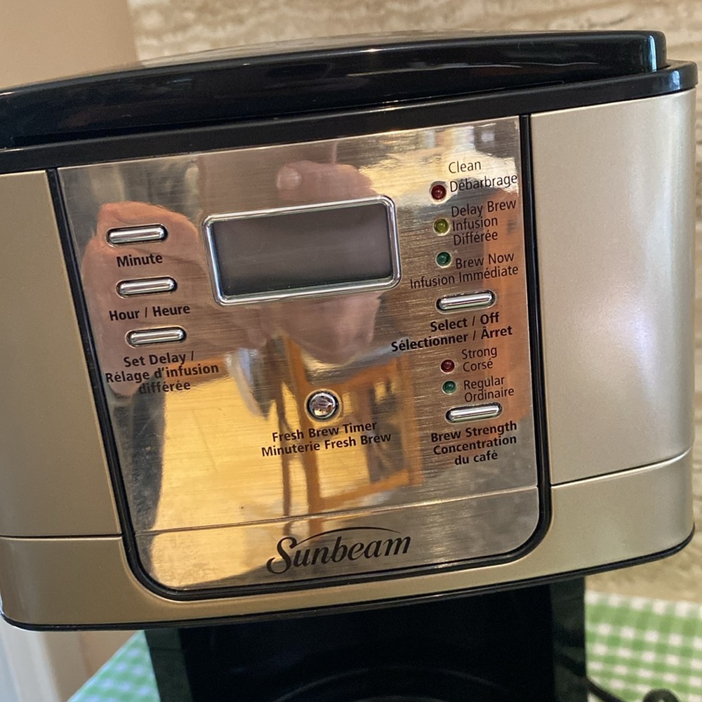 Sunbeam 12 cup programmable coffee maker - Picture 3 of 7